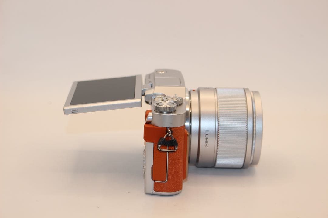 ☆ショット数2277回未使用級☆ LUMIX DC-GF10 単焦点レンズセット