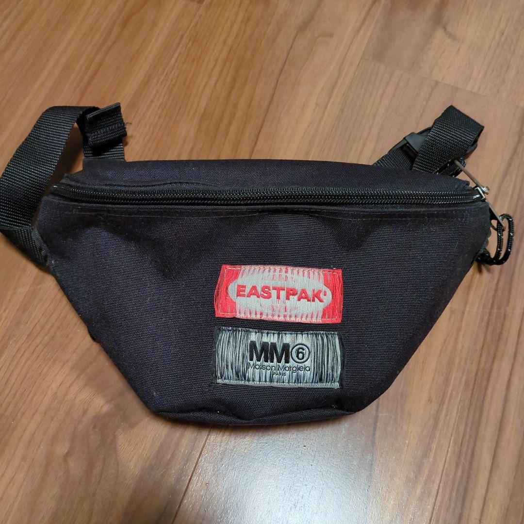 EASTPAK MM6 ボディバッグ ブラック EASTPAKとコラボ ボディバッグ ☆ MM6 Maison Martin Margiela (MM6