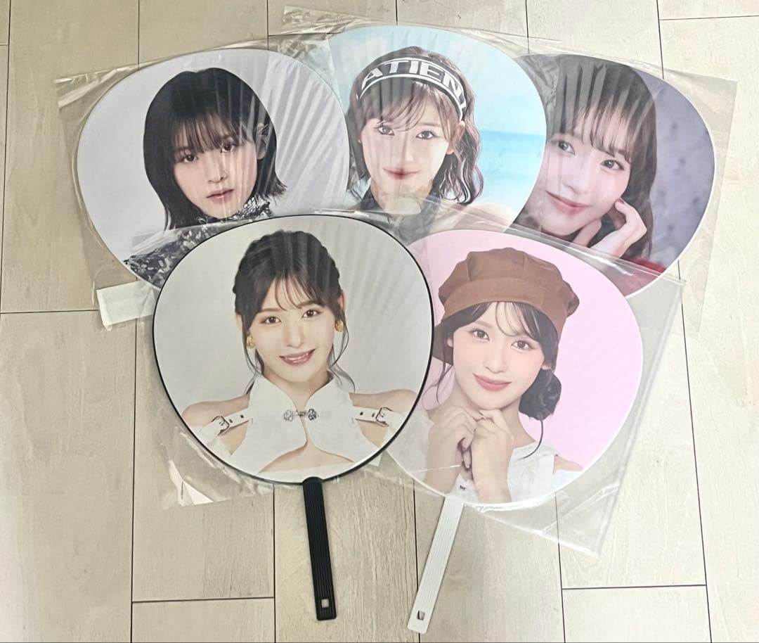 早い者勝ち‼️ME:I 石井蘭 うちわ まとめ売り - メルカリ