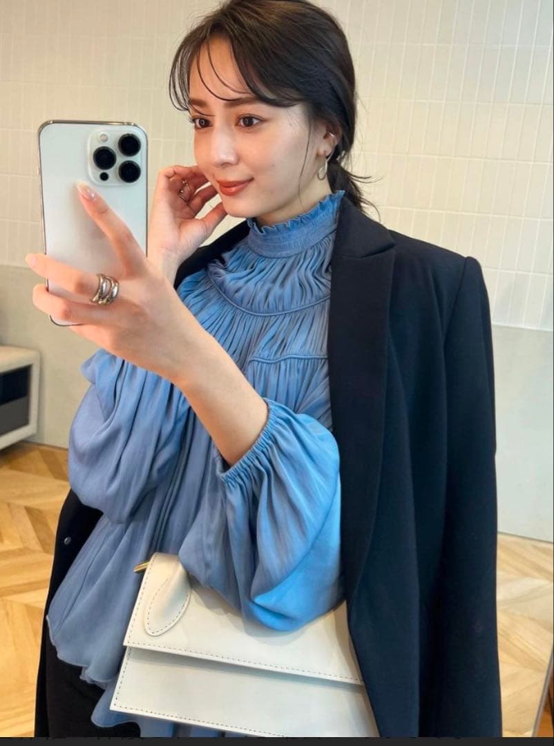 anuansライトブルー デコルテギャザーブラウス 長袖シャツ