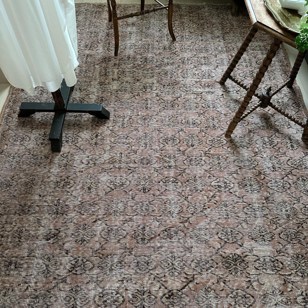 トルコ ヴィンテージラグ979 超大判 レア 人気柄 紋章 トープブラウン 超大判 160.5×271 レア ブラウンオーバーダイ トルコヴィンテージラグ