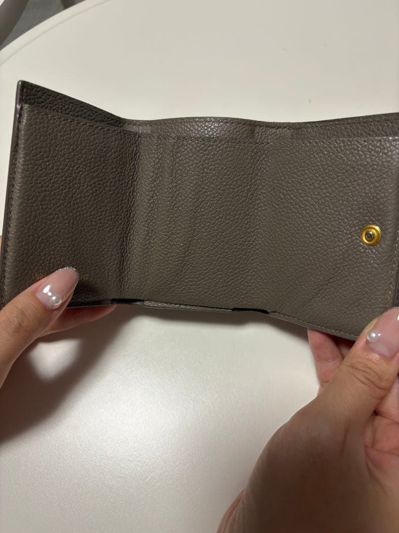 YSL グレー レザー 財布 三つ折財布の通販はau PAY マーケット - 輸入