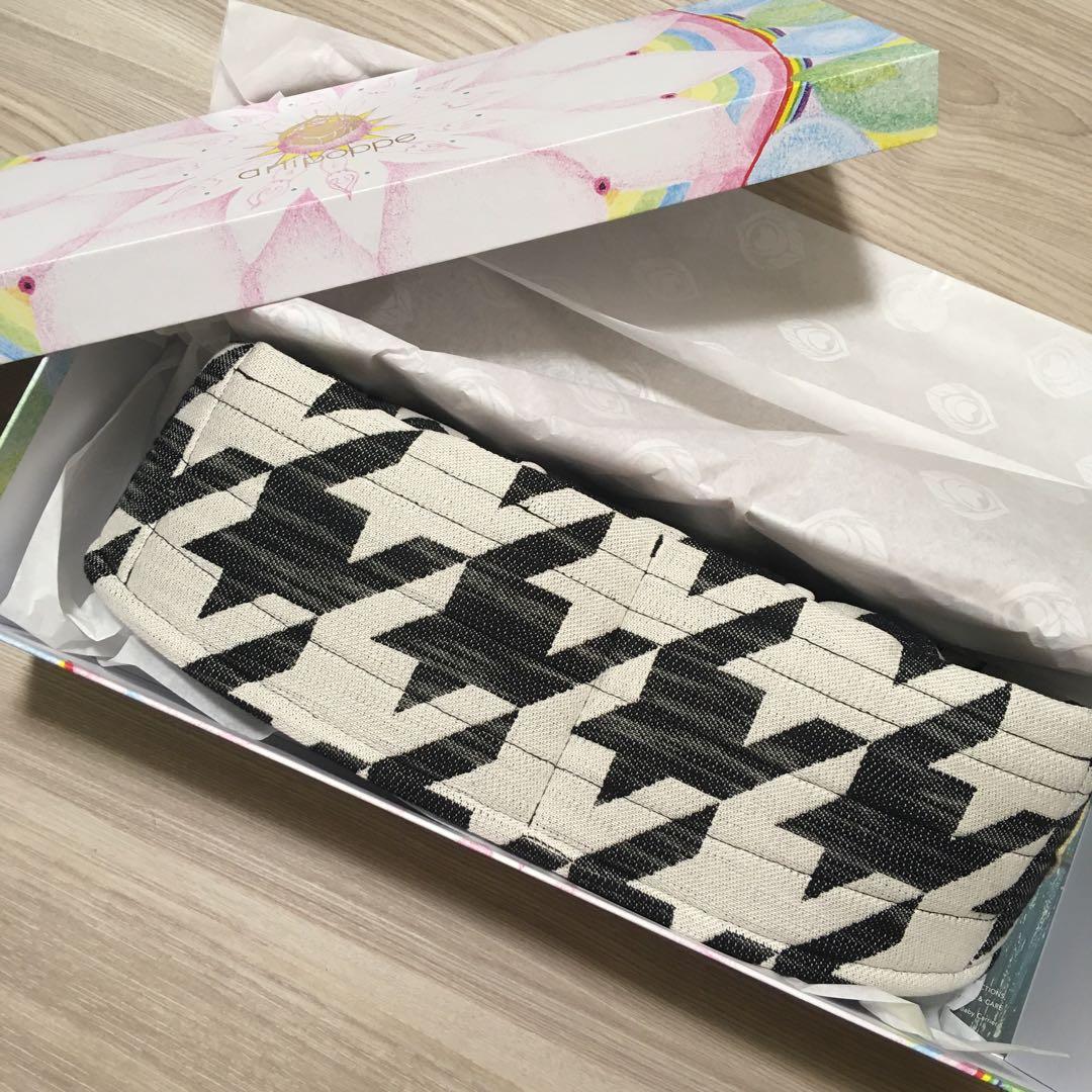 アーティポッペ 抱っこ紐 ザイガイスト ツイードBW コットン 新品