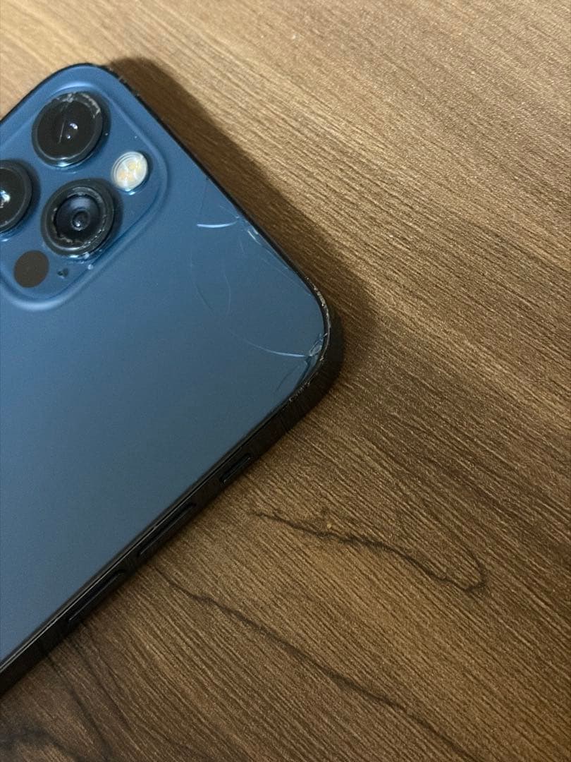 iPhone12 Pro パシフィックブルー ひび割れ、ガラス割れ有 - メルカリ