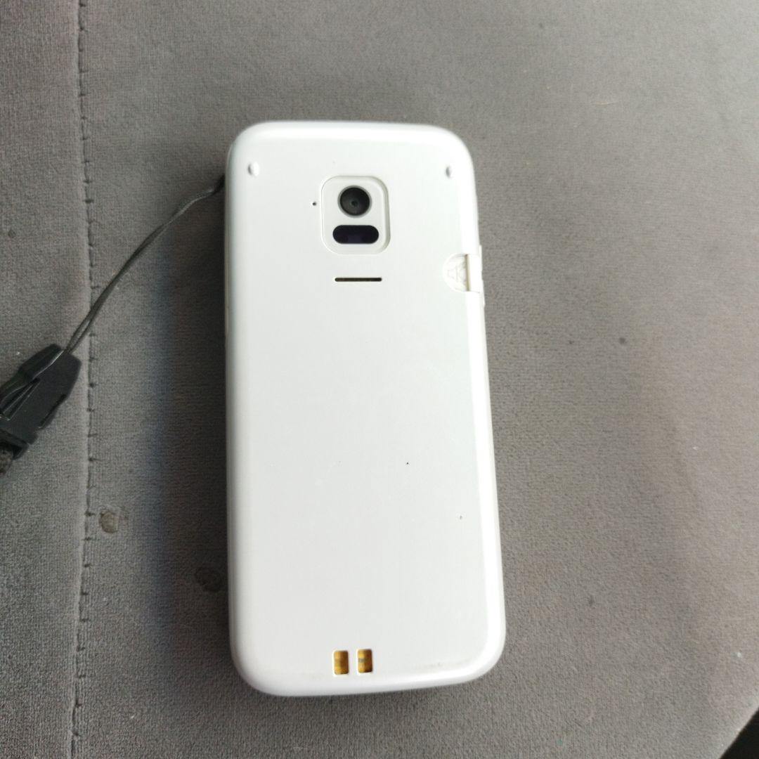 F-01M本体＆充電器付き＆首さげストラップ＆らくらくホン