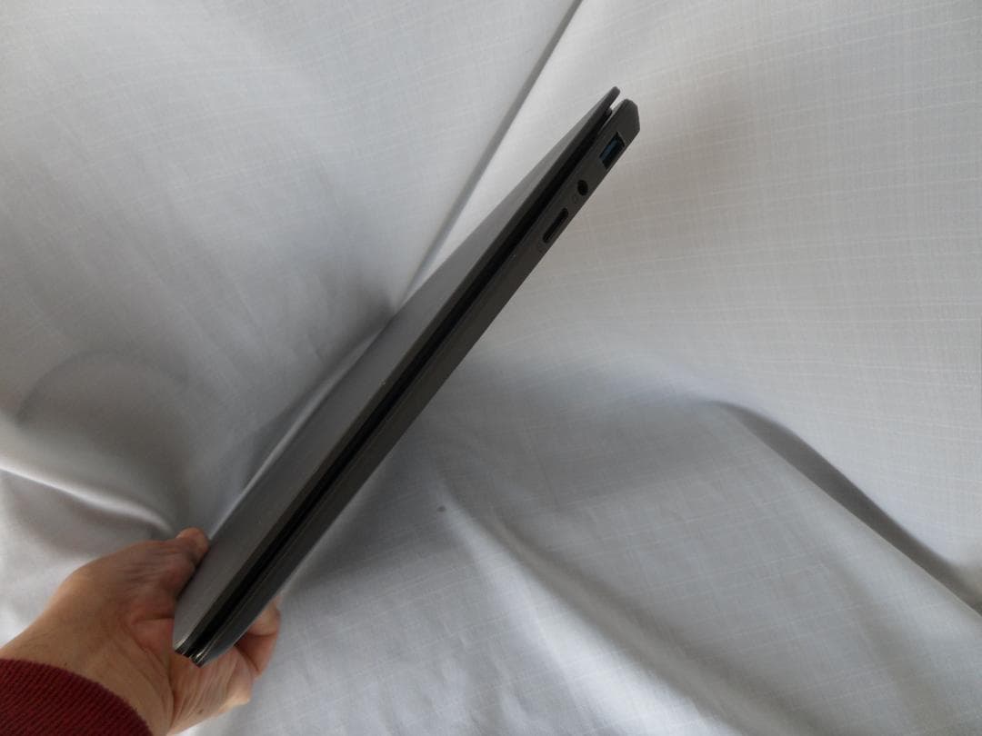 快速堅牢！AERO BOOK 13.3inc SSD256GB MEM8GB