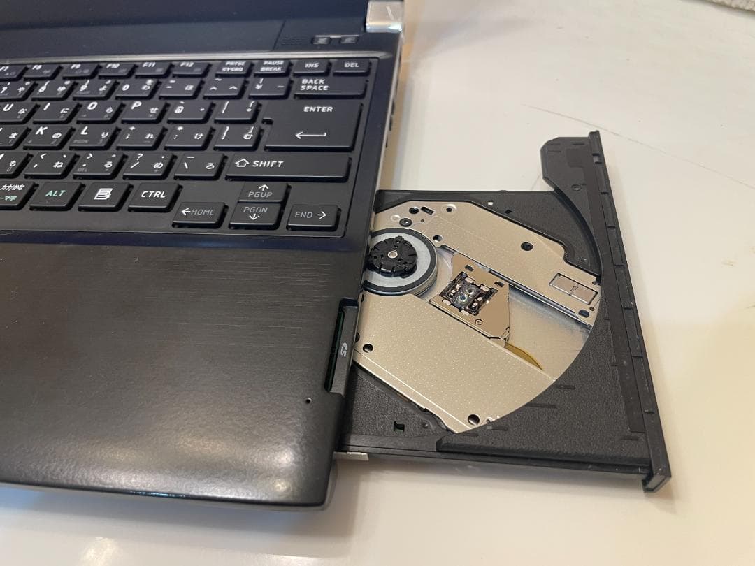 ◇キーボード新品！◇東芝 R732 blu-ray 8MB SSD 240GB