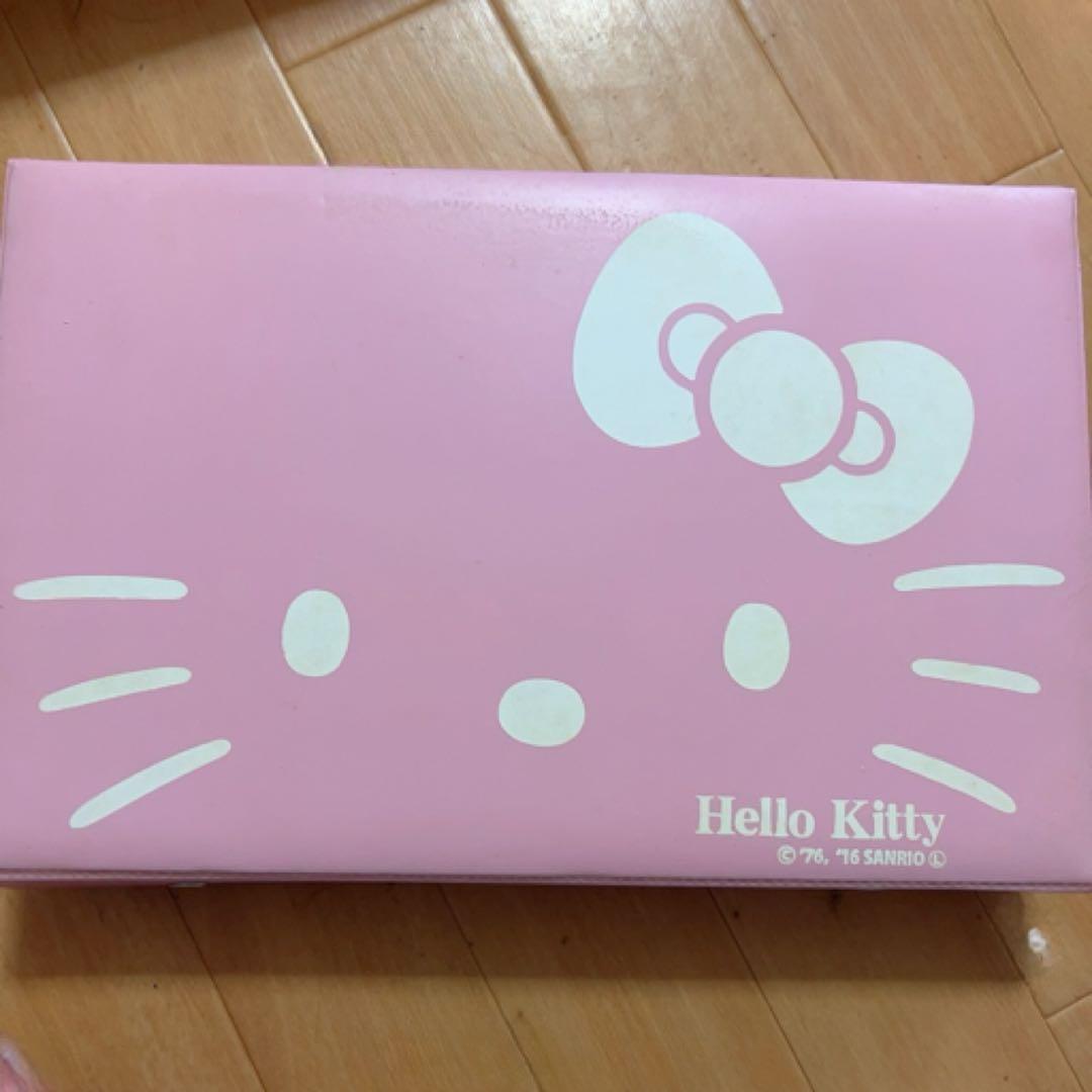 【おかこ】ハローキティ　麻雀牌　サンリオ 大洋技研 サンリオ ハローキティ 麻雀牌 英語・中国語ガイド付き 販売