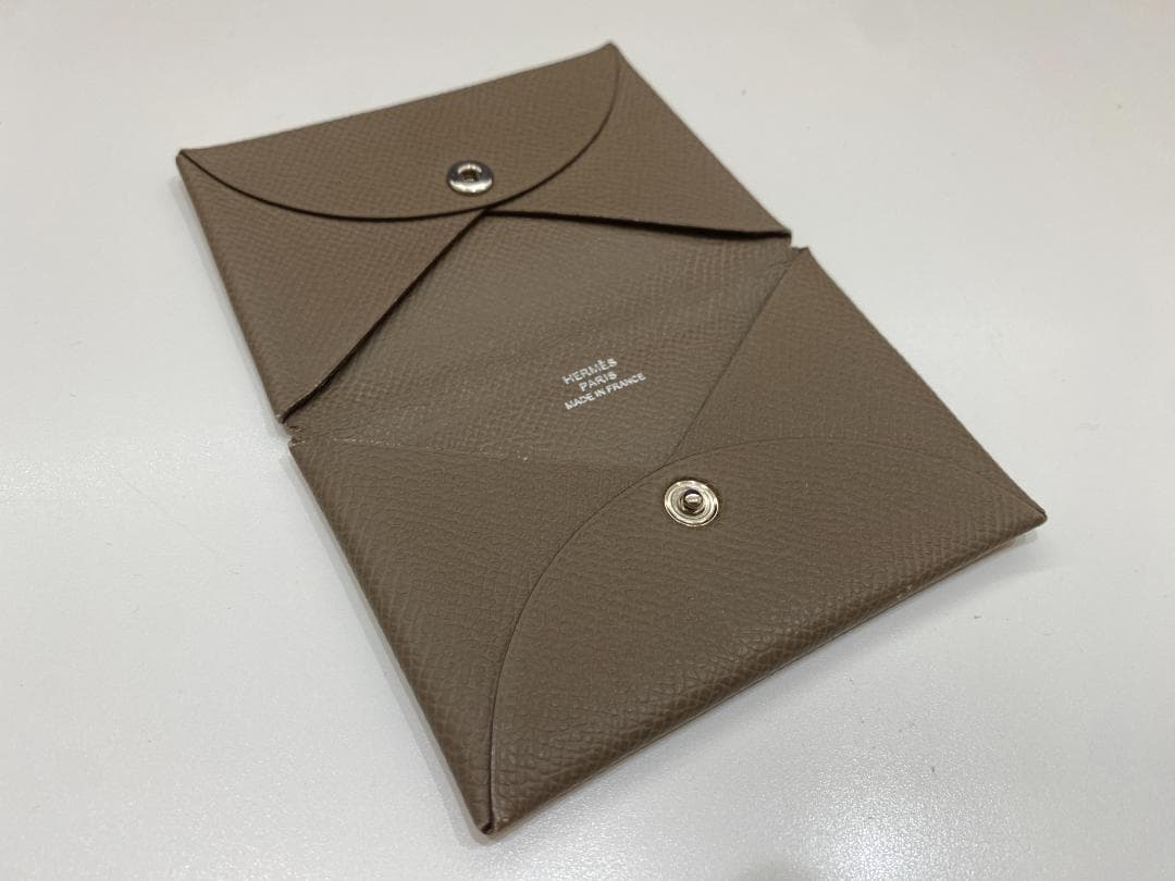 HERMES カルヴィ　カードケース　エプソン　エトゥープ エルメス カルヴィ カードケース 名刺入れ エトゥープ エプソン 【新品