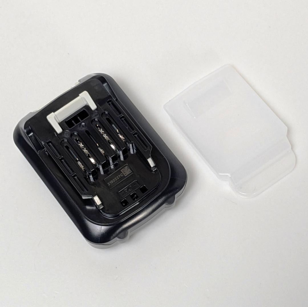 未使用　makita　マキタ　10.8V　コードレス掃除機　CL107FDSHW