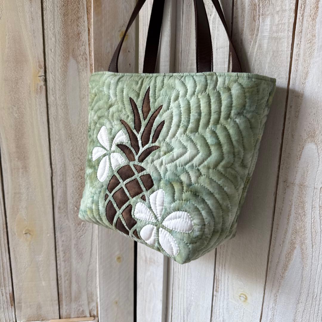 ハワイアンキルト♪ハンドメイドバッグ♪波とプルメリア♪ハワイアン