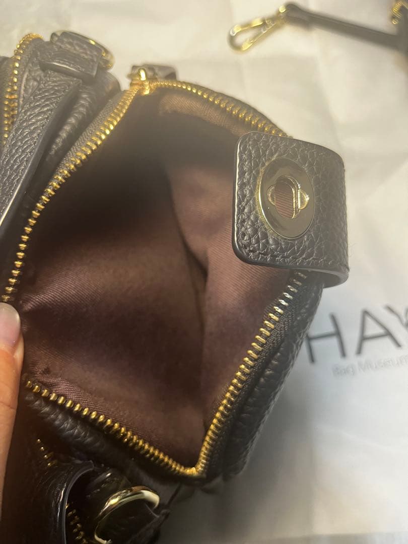 美品】ヘイニ ベイビーロシェ ショルダーバッグ 本革 黒 金具金 - メルカリ