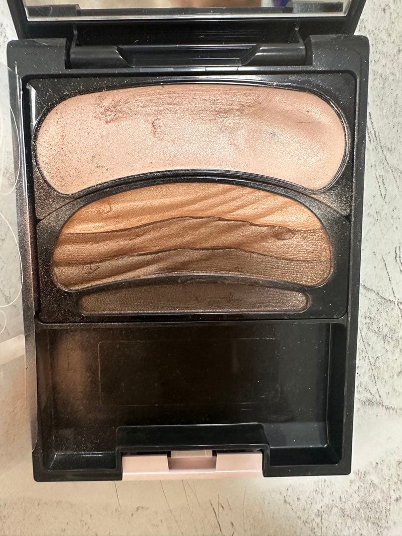 AUBE アイシャドウパレット 11 ブラウン系 45g - メルカリ
