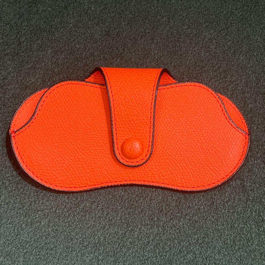 美品 | Valextra オレンジレザー メガネケース ストラップ付 メガネケース – Valextra - ヴァレクストラ 公式