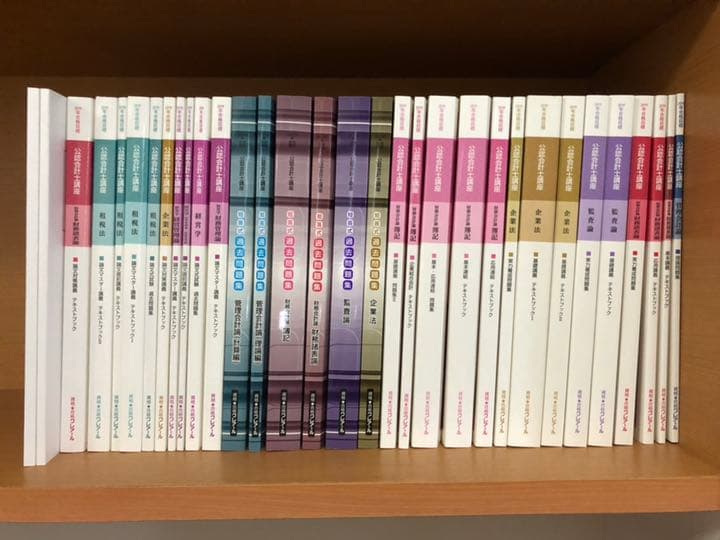 公認会計士講座 クレアールテキスト 2019年 - メルカリ