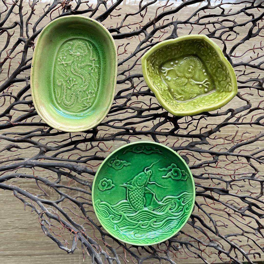 骨董 淡路珉平焼 タイルグリーン 陽刻 希少 5本爪龍紋 楕円形 豆皿
