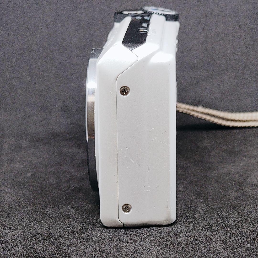 レア ビックロ限定】CASIO EXILIM EX-ZR400 ホワイト