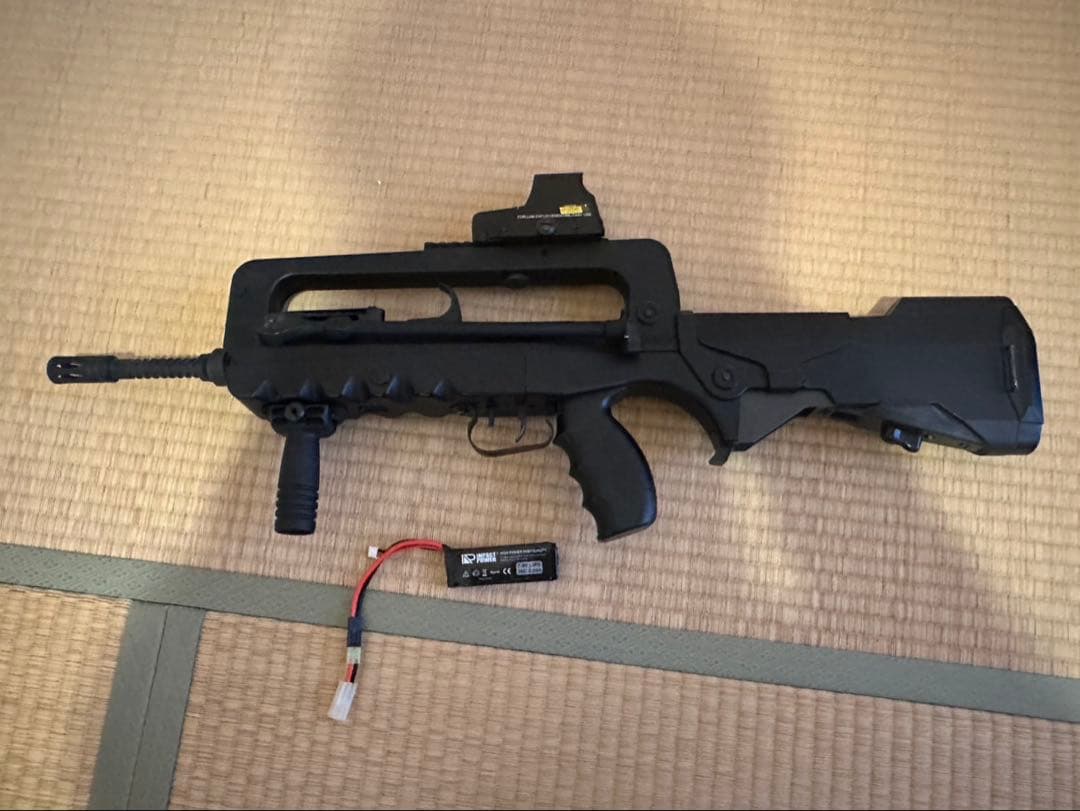 [東京マルイ] FA-MAS 5.56-F1 スタンダード電動ガン(ジャンク) 東京マルイ] FA-MAS 5.56-F1 スタンダード電動ガン 弾ポロあり (訳あり