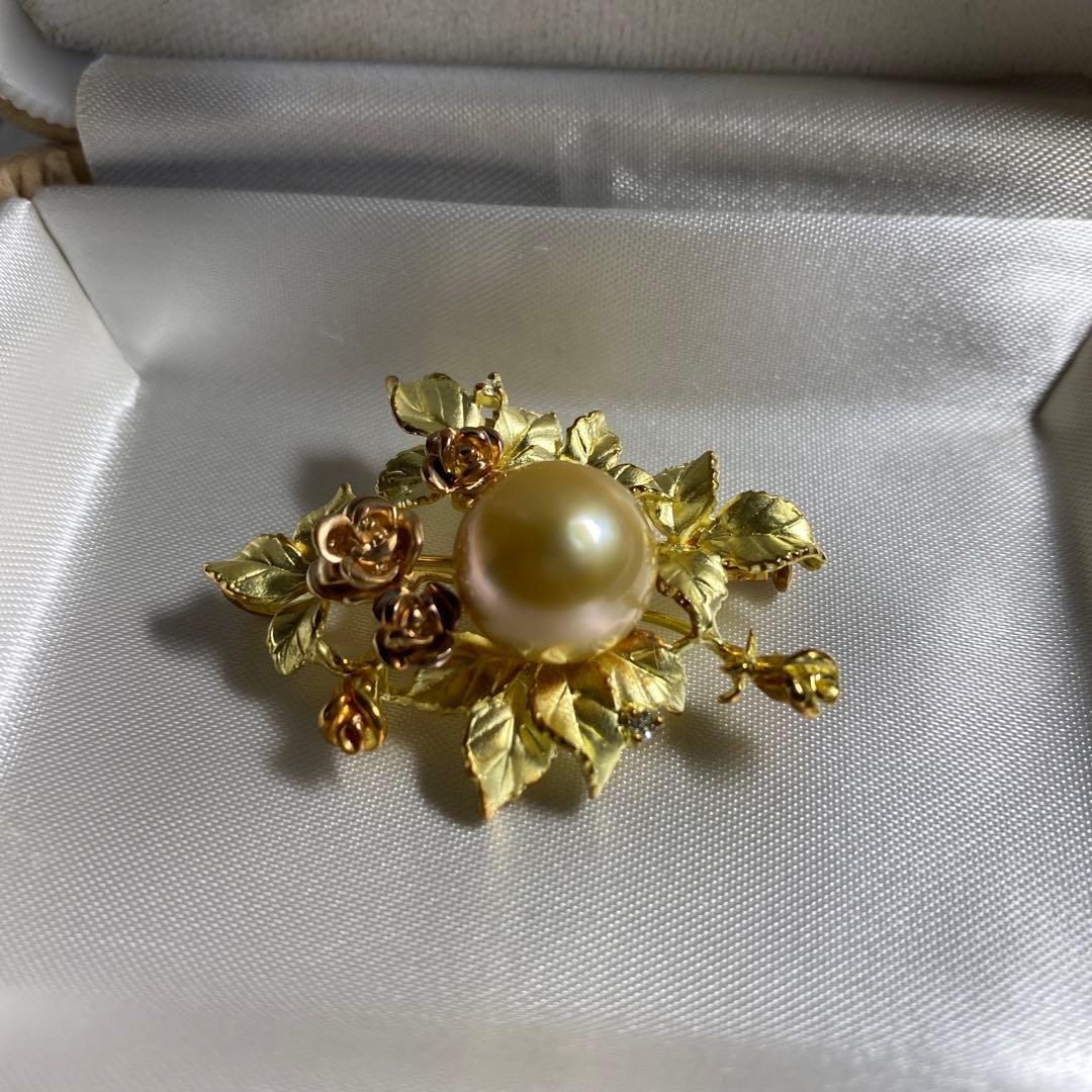 シロチョウ養殖真珠 無色石ダイヤピンブローチ K18刻印あり bk51165g10b.jpg