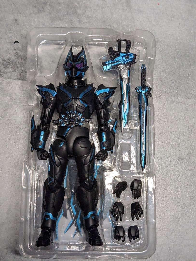 S.H.Figuarts 仮面ライダー クロスギーツ