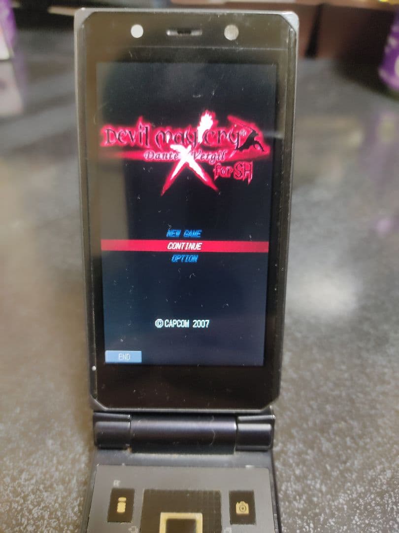 P900iv クラウドブラック(充電器、SH906itv付き) - メルカリ