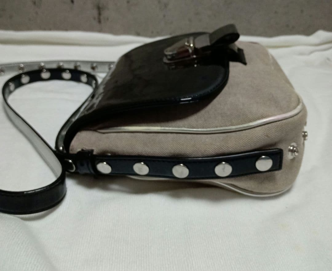 MM6 メゾンマルジェラ ショルダーバッグ エナメル キャンバス スタッズ