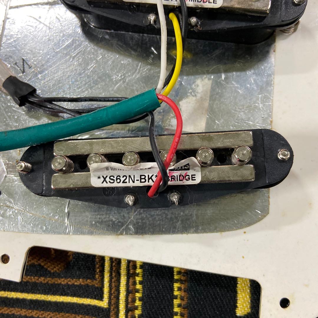 Entwistle XS62N ストラト用ピックアップ、ピックガード、セレクター