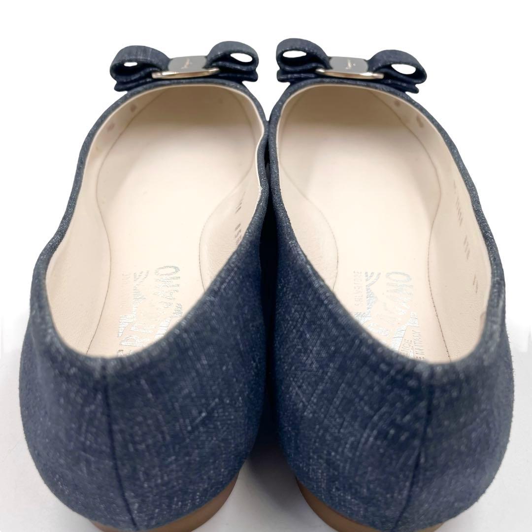 《超美品》フェラガモ ヴァラ デニム シルバー金具 インディゴ ブルー 保存袋