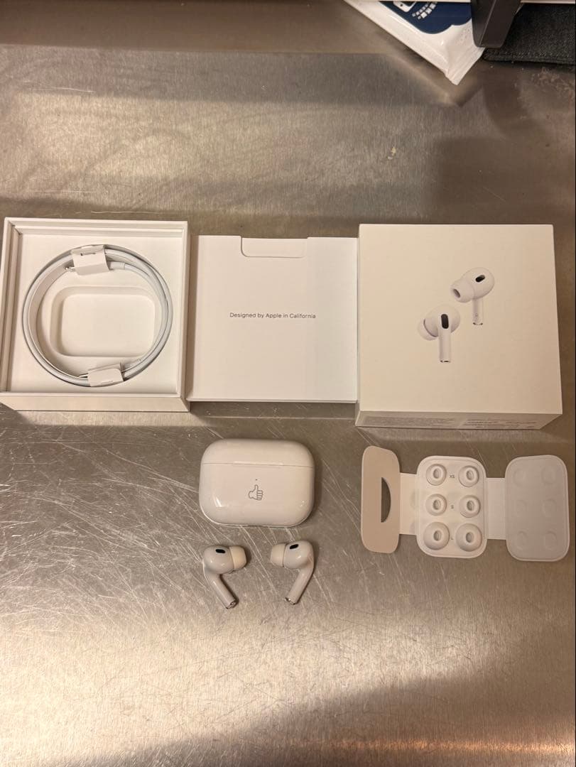 AirPods Pro 本体 充電ケース付き　付属品全てアリ Amazon.co.jp: 【整備済み品】 Apple AirPods Pro Apple純正 MagSafe
