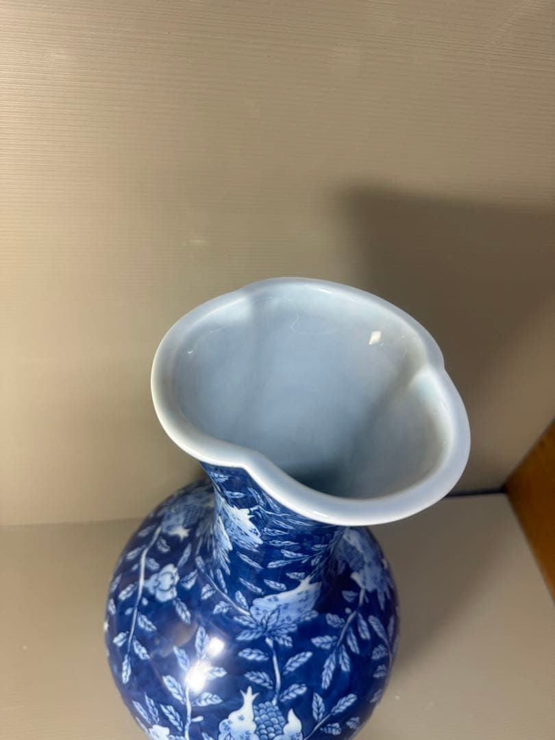 2409 【6代館林源右衛門】 染付柘榴文 花瓶 - メルカリ