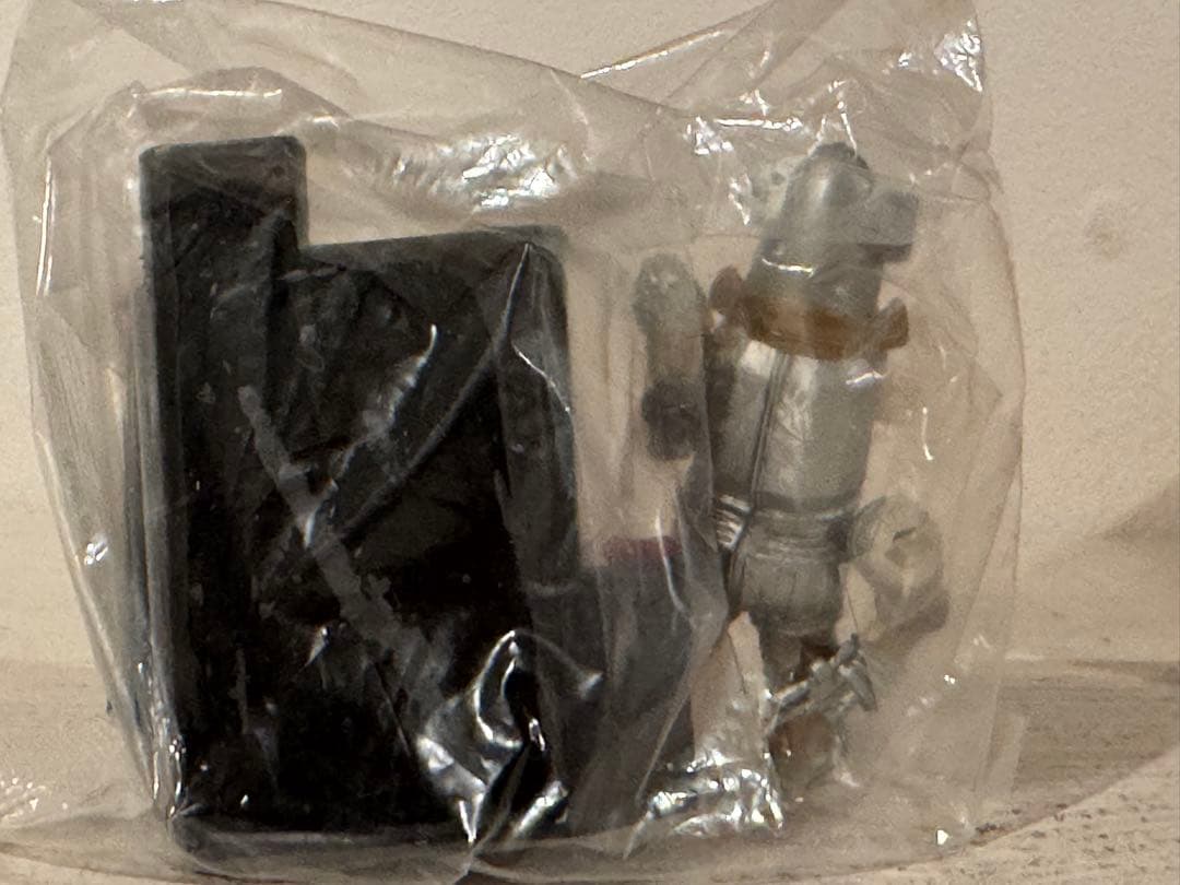 ウルトラ怪獣名鑑 No.8 地底 GO! GO! GO! (ユートム) - メルカリ