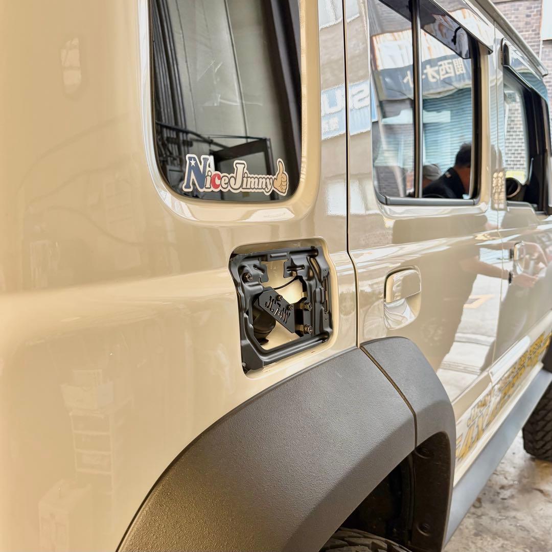 JC74Wジムニーノマド用刻印式スケルトン型燃料リッド - メルカリ