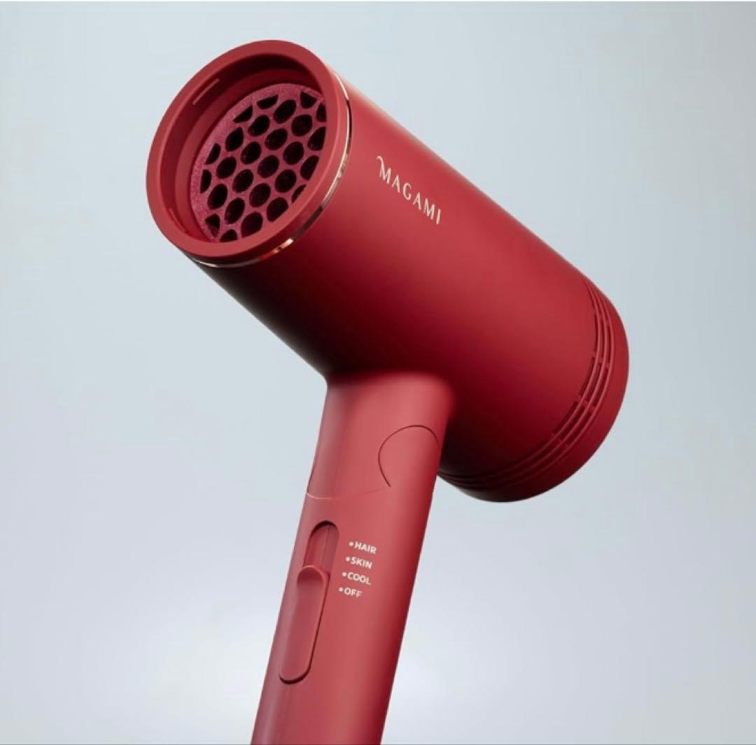 値下げ‼️【新品未使用】マガミ　ドライヤー　OS-0206 コラーゲン MAGAMI（マガミ）ドライヤー OS0206 ヘイゼルトンプソン｜Hazel