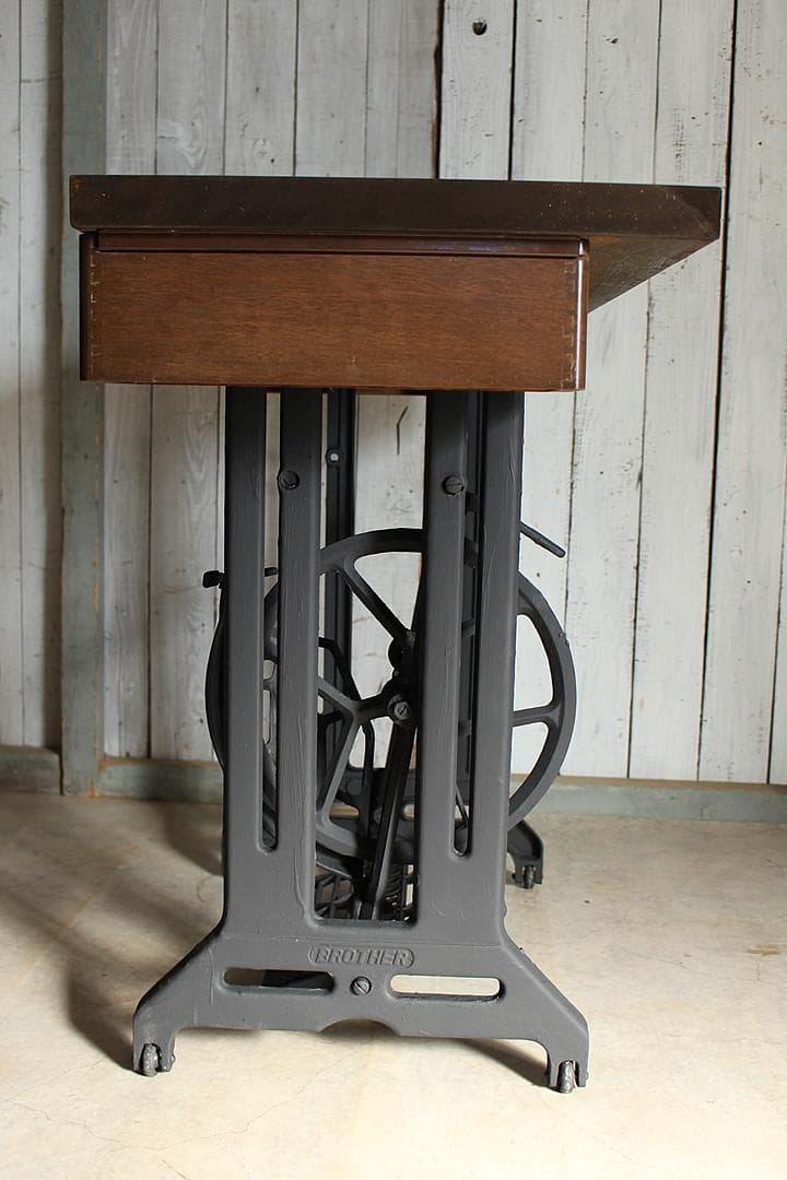 古い鉄脚と古材のテーブル ワークデスク 机 作業台 古家具 古道具