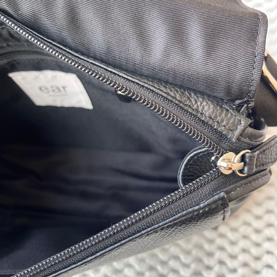 イアパピヨネ 《本革》ワイドテープショルダーバッグ ボディバッグ