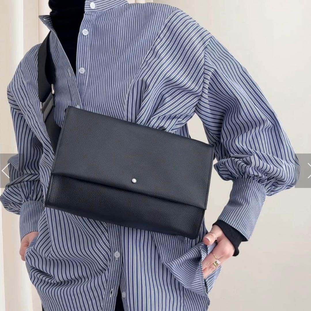 イアパピヨネ 《本革》ワイドテープショルダーバッグ ボディバッグ