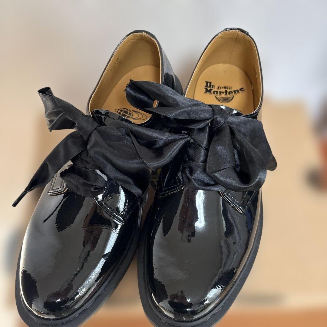 【美品】 Dr.Martens BEAMS別注 パテントレザー 3eye Dr.Martens別注 パテント 3ホール【予約】｜ビームス 恵比寿｜BEAMS