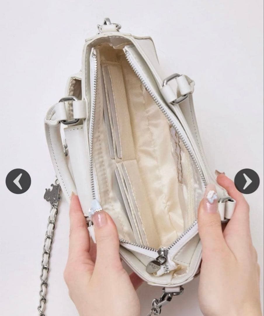 ミシェルマカロン マルチショルダーバック 白 - メルカリ