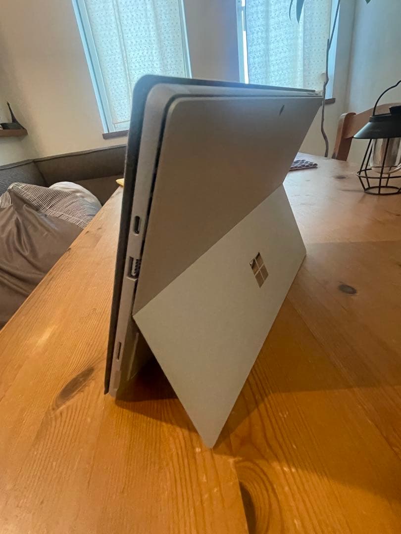 surface pro7+/ i3/8/128 ケースあり