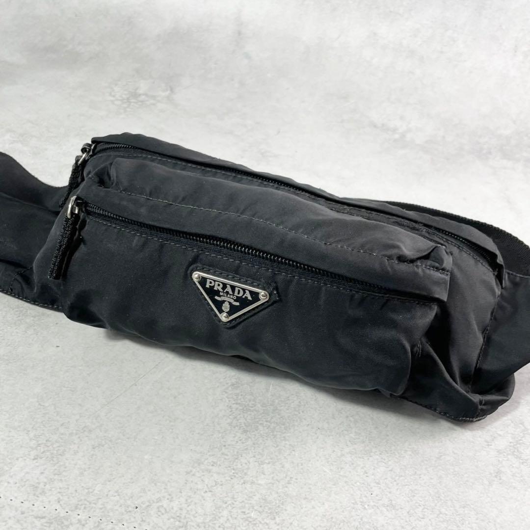 人気✨プラダ ウエストバッグ 三角ロゴプレート ナイロン 黒 ボディ