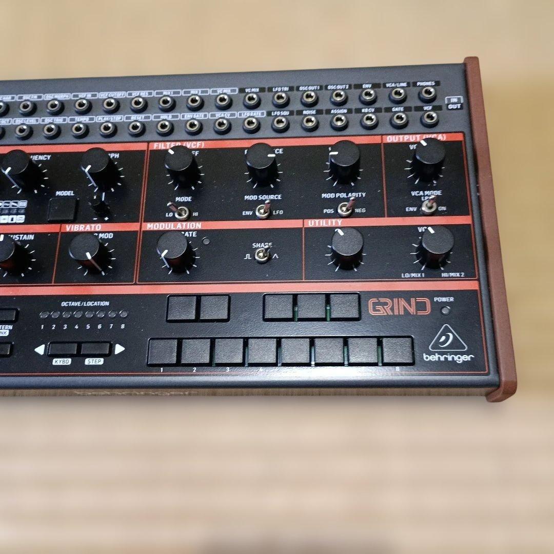 behringer GRIND セミモジュラーシンセサイザー - メルカリ