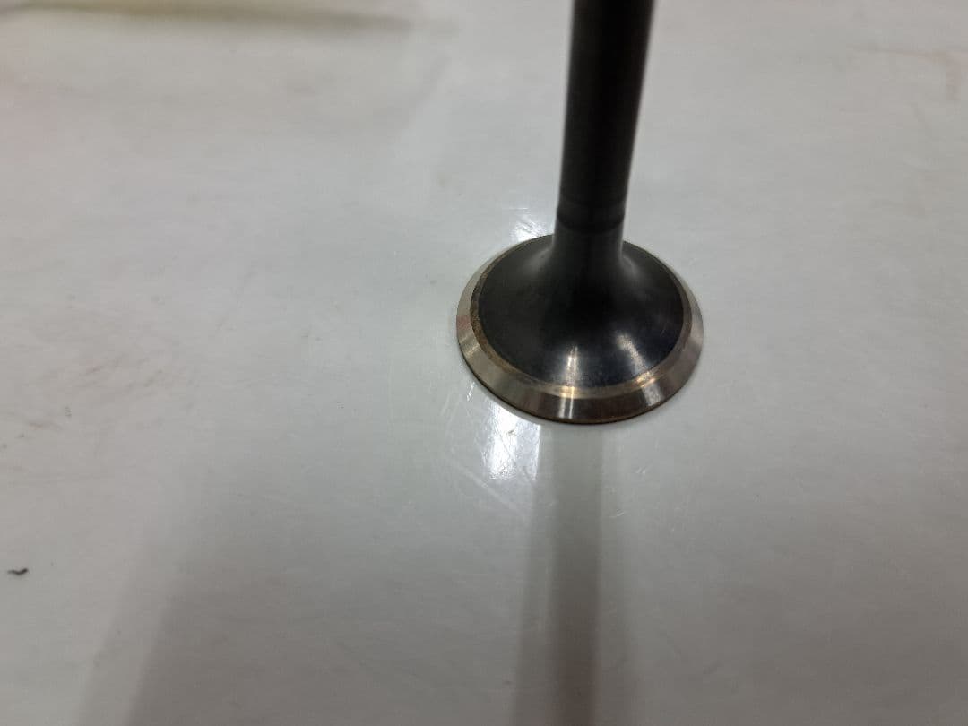 TRDエキゾーストバルブ 13715-AE902 (7本) 4AG16バルブ用 - メルカリ