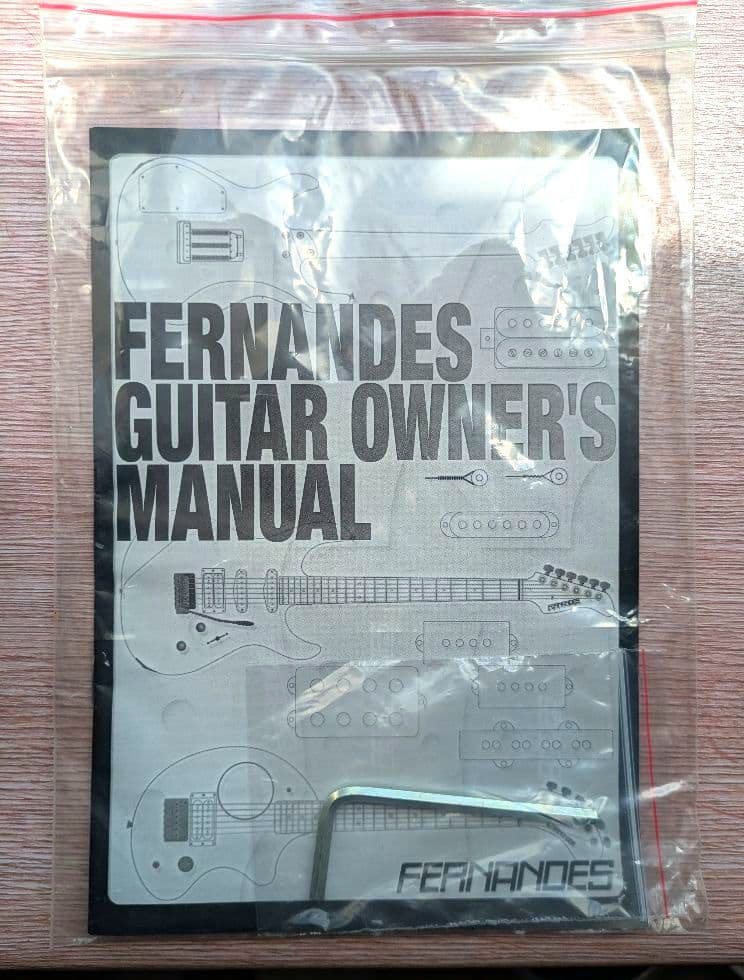 美品・限定品】ミッキー フェルナンデス ギター☆ディズニーストア限定