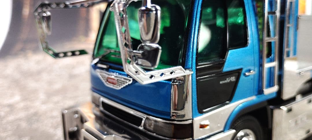 アオシマ 1/32 ワリバシ慕情完成品 デコトラ トラック野郎 - メルカリ