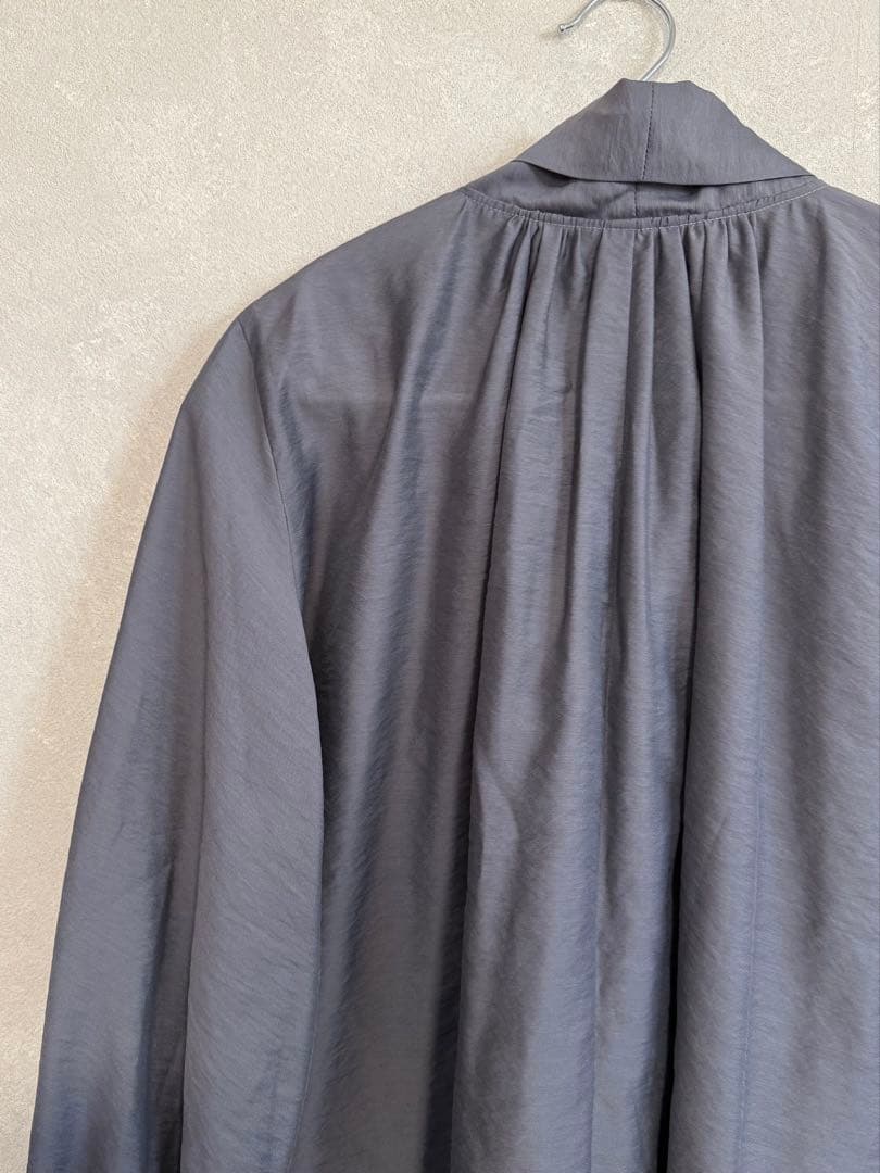 定価16500円/完売品】anuans ボリュームタイブラウス グレー - メルカリ