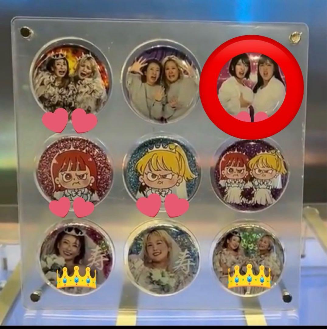 平成フラミンゴ[助け展]缶ミラーバッジ（ふたり受付嬢ver.） - メルカリ