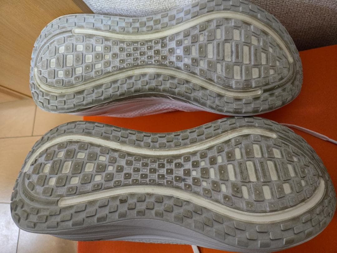 【中古】NIKE ナイキ ボメロプラス メンズ 26.5cm ホワイト