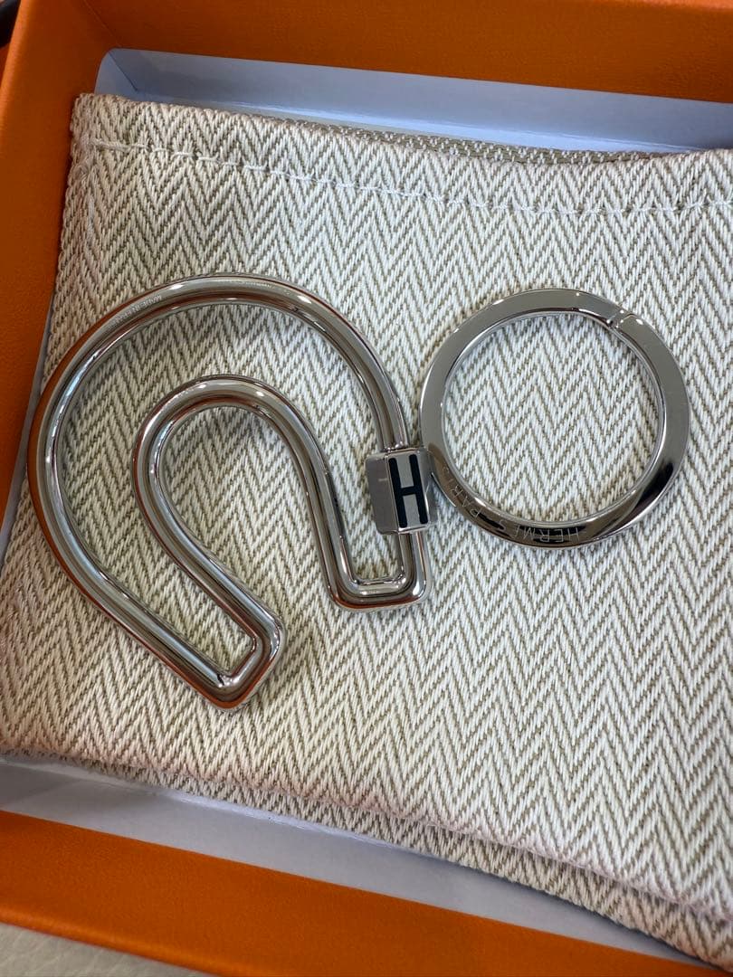 新品未使用エルメスキーホルダー 《フェール・ア・シュヴァル》