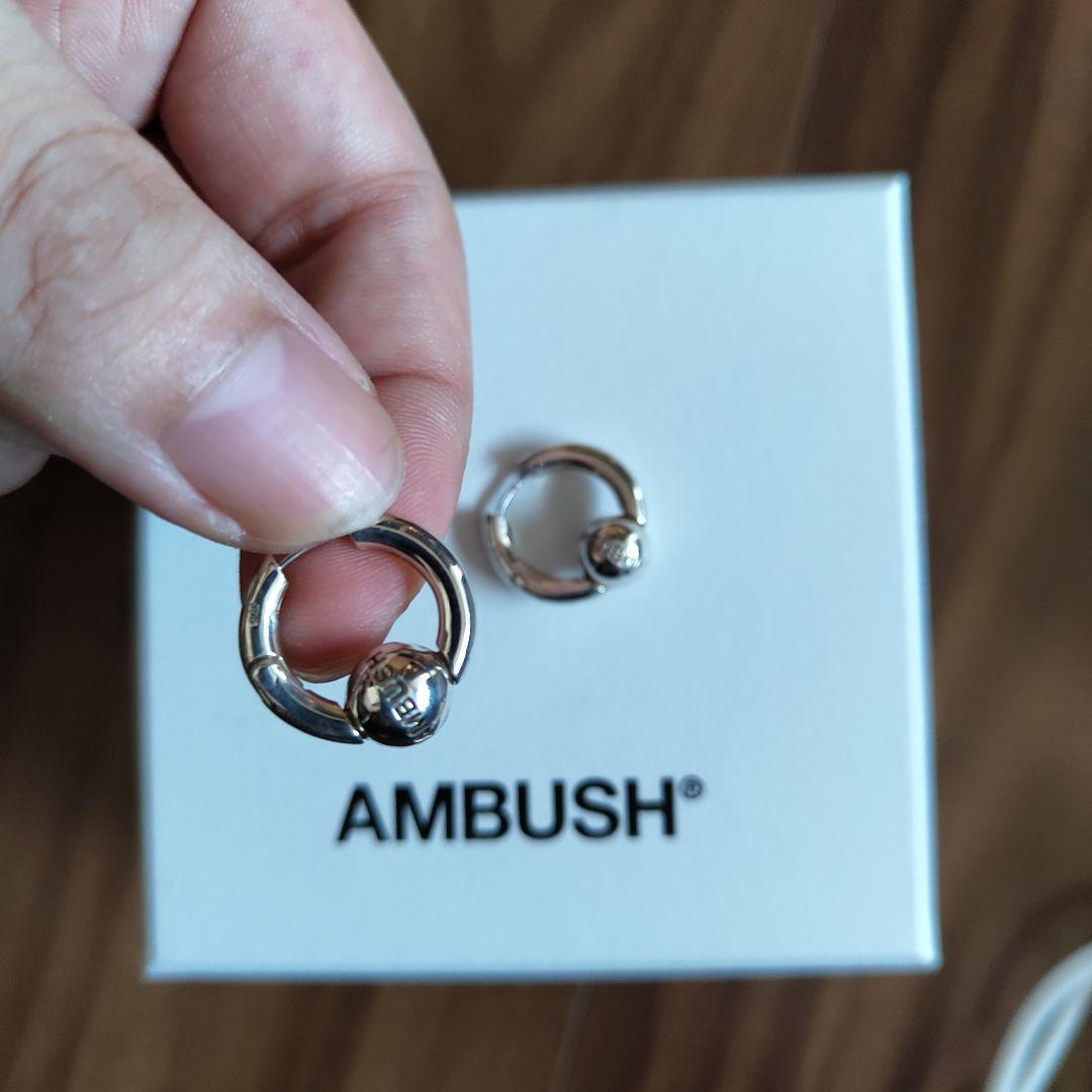AMBUSH MINI BALL CLOSURE EARRINGS フープピアス - メルカリ
