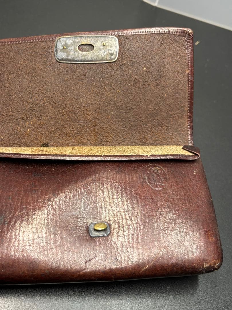 骨董品 煙草入れ 提げ物 勾玉 木製磨出 時代物 アンティーク 革製 英勲